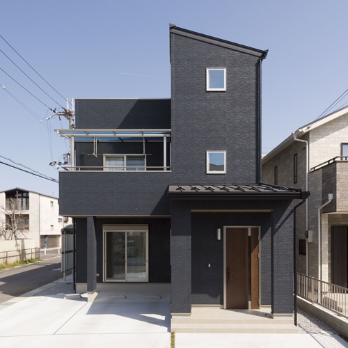 私たちだけの空を満喫できる「屋上庭園」のある家