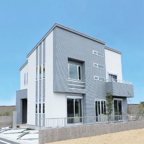 縦の発想で快適を考えた”創蔵空間の家”<br>洗練された外観と住まいの工夫がつまった家