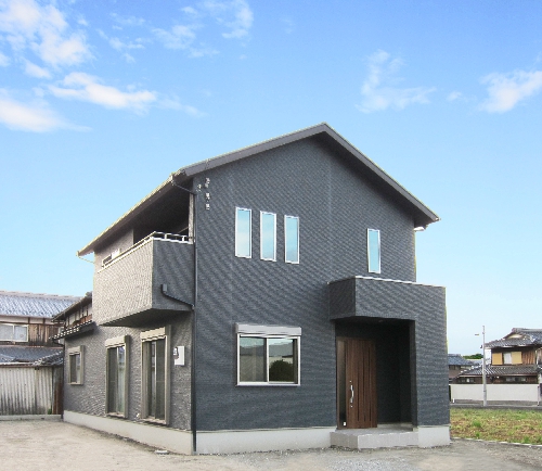 ダブル発電でスマートエコライフ　<br>地球と家族に優しい家