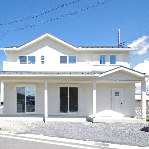 カリフォルニアstyle<br>カバードポーチのある家